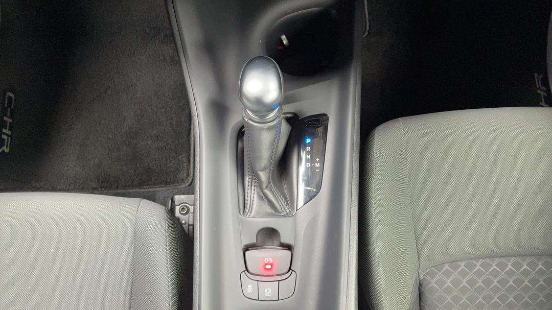 2020 Toyota C-HR Standard (2wd), Automatic, 24737 km, Gear Lever 