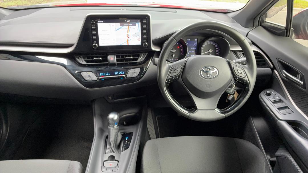2020 Toyota C-HR Standard (2wd), Automatic, 24737 km, Center Console