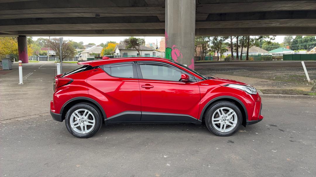 2020 Toyota C-HR Standard (2wd), Automatic, 24737 km, Right Side View
