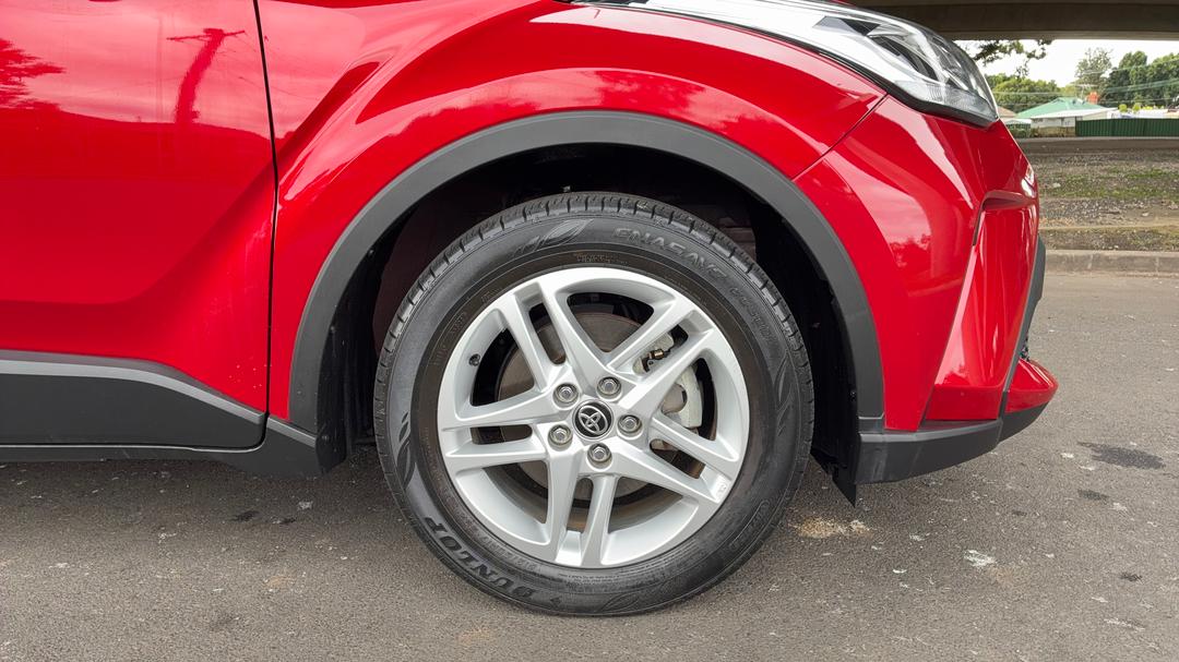 2020 Toyota C-HR Standard (2wd), Automatic, 24737 km, Right Front Wheel