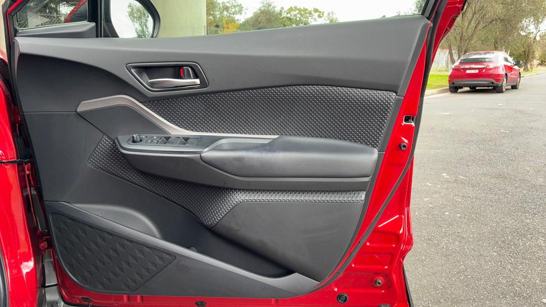2020 Toyota C-HR Standard (2wd), Automatic, 24737 km, Speaker View