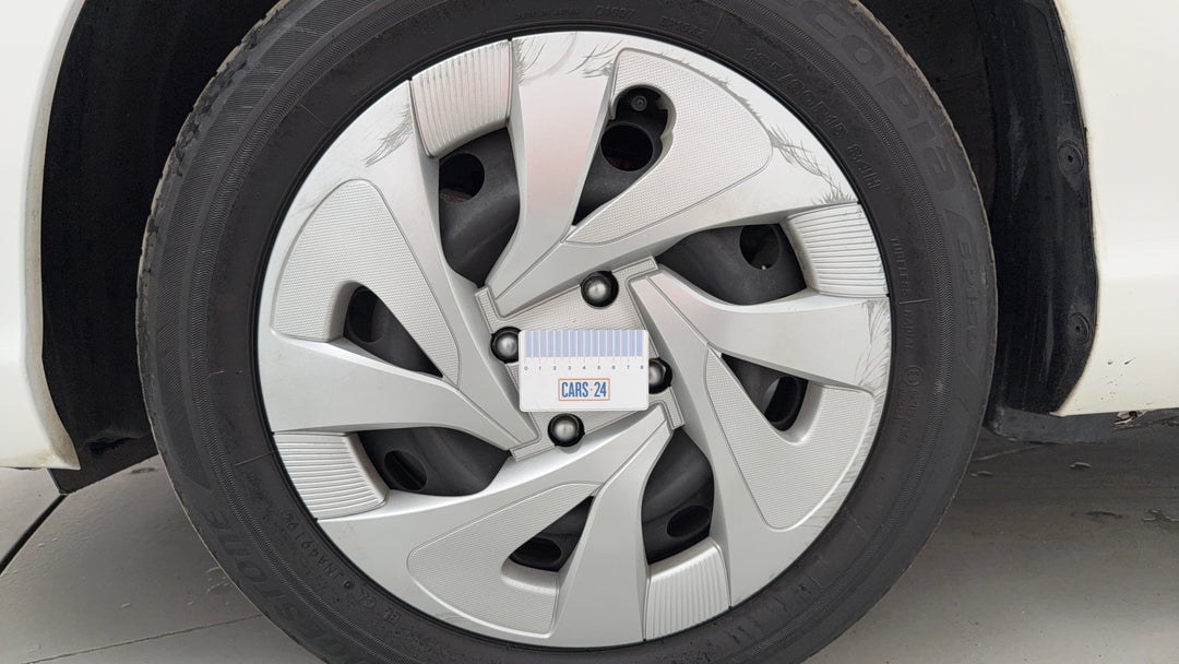 Wheels Hubcap Front LHS Scratch