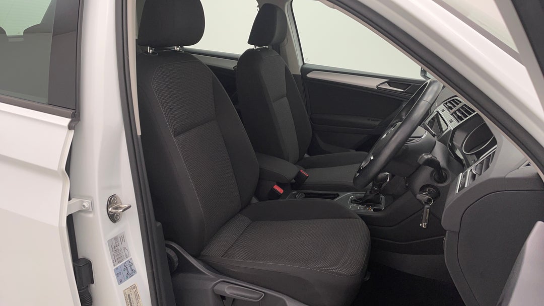 2018 Volkswagen Tiguan 110 Tsi Trendline, Automatic, 31946 km, Right Side Front Door Cabin View