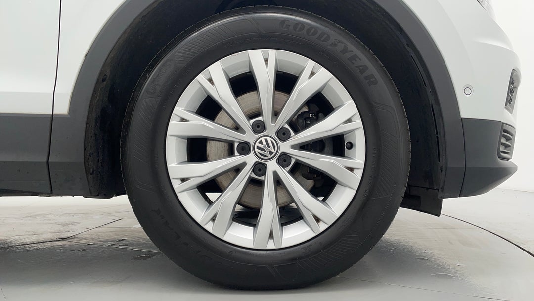 2018 Volkswagen Tiguan 110 Tsi Trendline, Automatic, 31946 km, Right Front Wheel