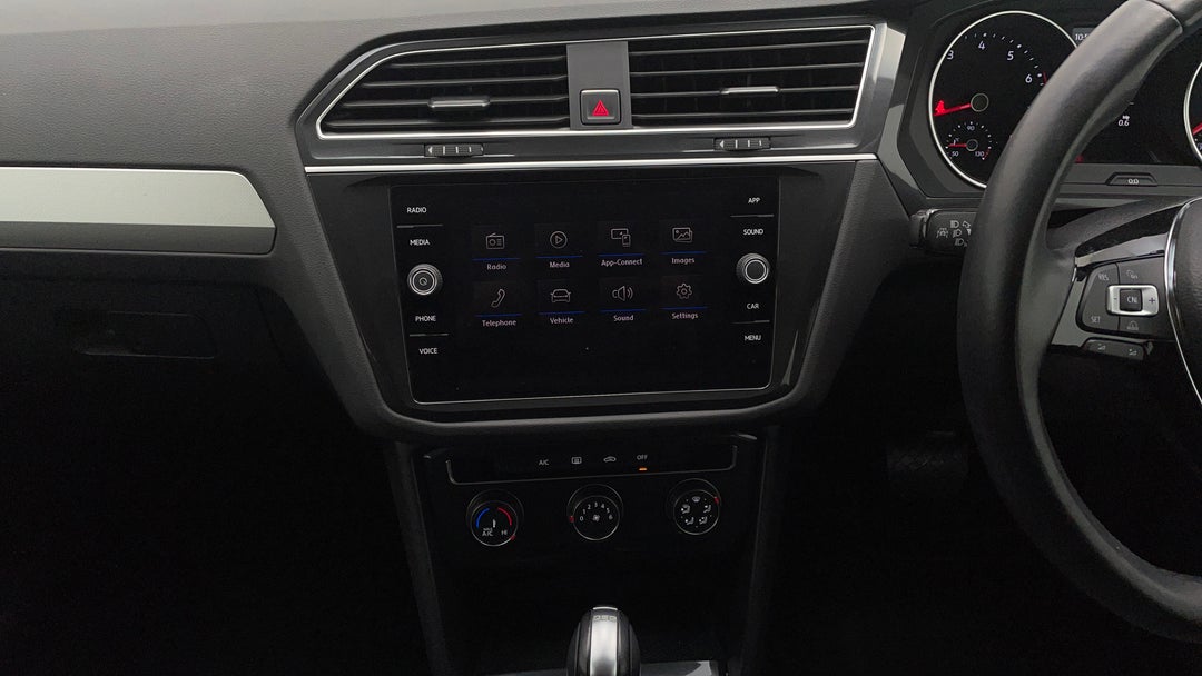 2018 Volkswagen Tiguan 110 Tsi Trendline, Automatic, 31946 km, Center Console