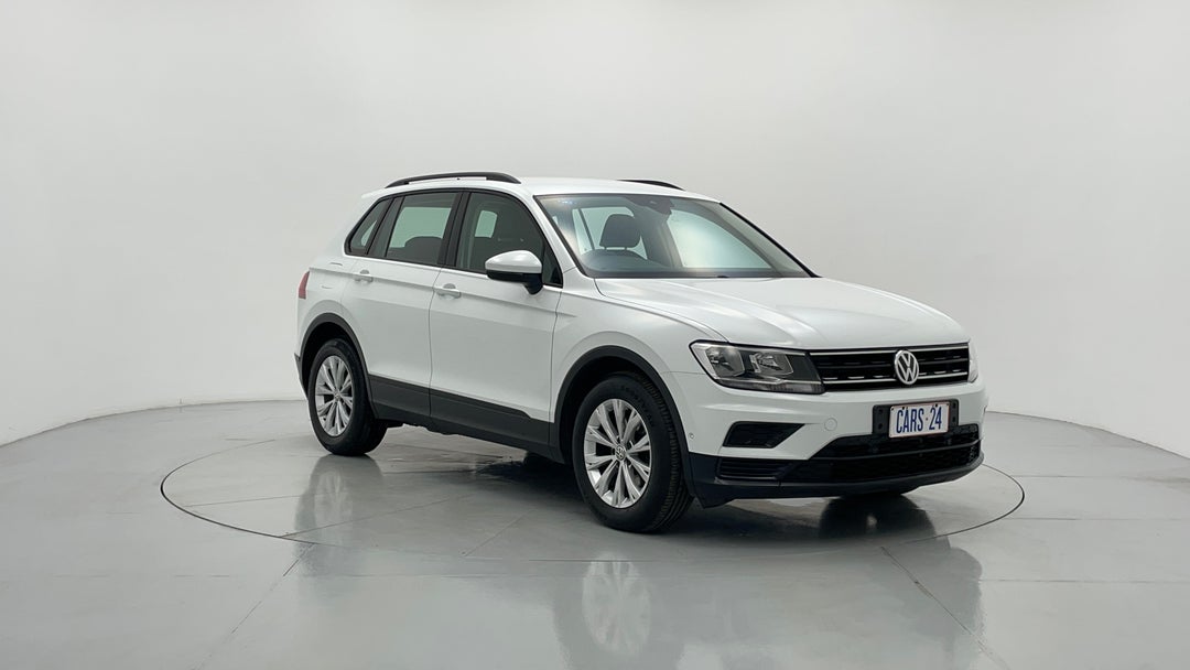 2018 Volkswagen Tiguan 110 Tsi Trendline, Automatic, 31946 km, Right Front Diagonal (45- Degree) View