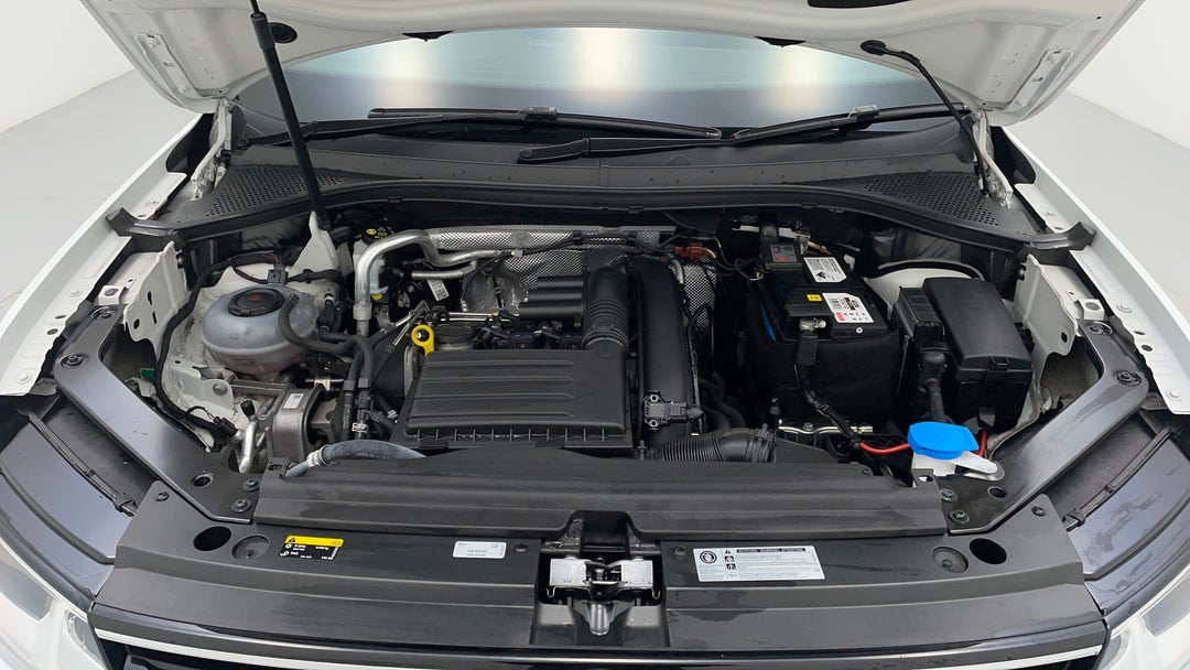 2018 Volkswagen Tiguan 110 Tsi Trendline, Automatic, 31946 km, Open Bonnet (Engine)