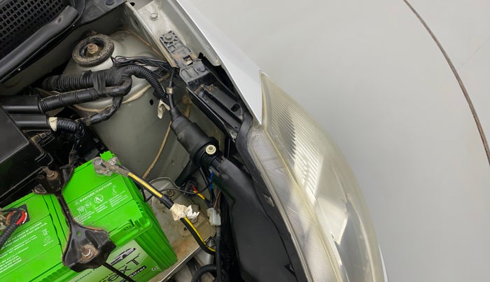 2017 Datsun Go Plus T, Petrol, Manual, 41,479 km, Left headlight - Clamp has minor damage