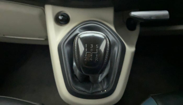 2017 Datsun Go Plus T, Petrol, Manual, 41,479 km, Gear Lever