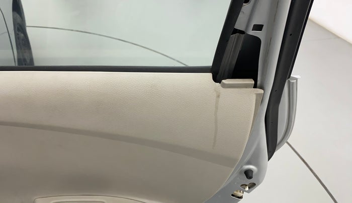 2017 Datsun Go Plus T, Petrol, Manual, 41,479 km, Right rear door - Trim has minor damage