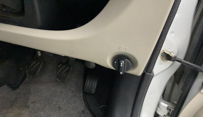2017 Datsun Go Plus T, Petrol, Manual, 41,479 km, Dashboard - Headlight height adjustment not working