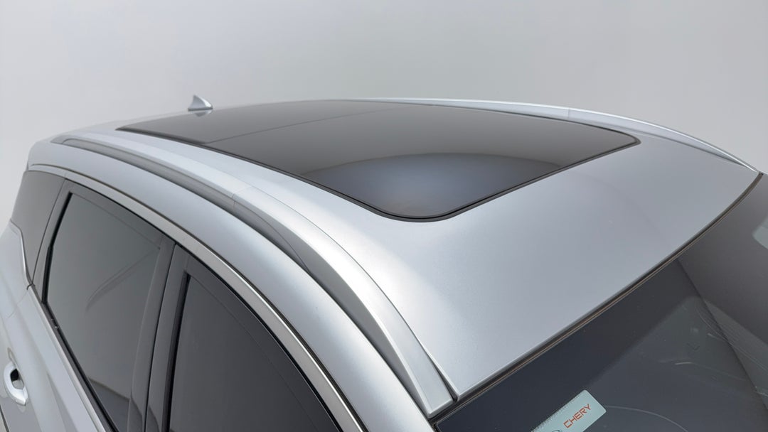 Roof/Sunroof View