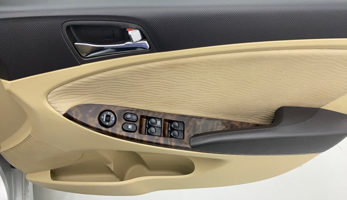 2013 Hyundai Verna FLUIDIC 1.6 EX VTVT, Petrol, Manual, 45,129 km, Driver Side Door Panels Control