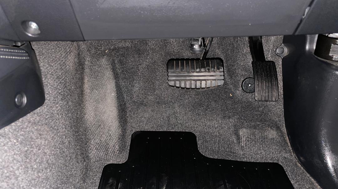 2022 Mitsubishi Triton Glx-r (4x4), Automatic, 48228 km, Pedals and Footmat