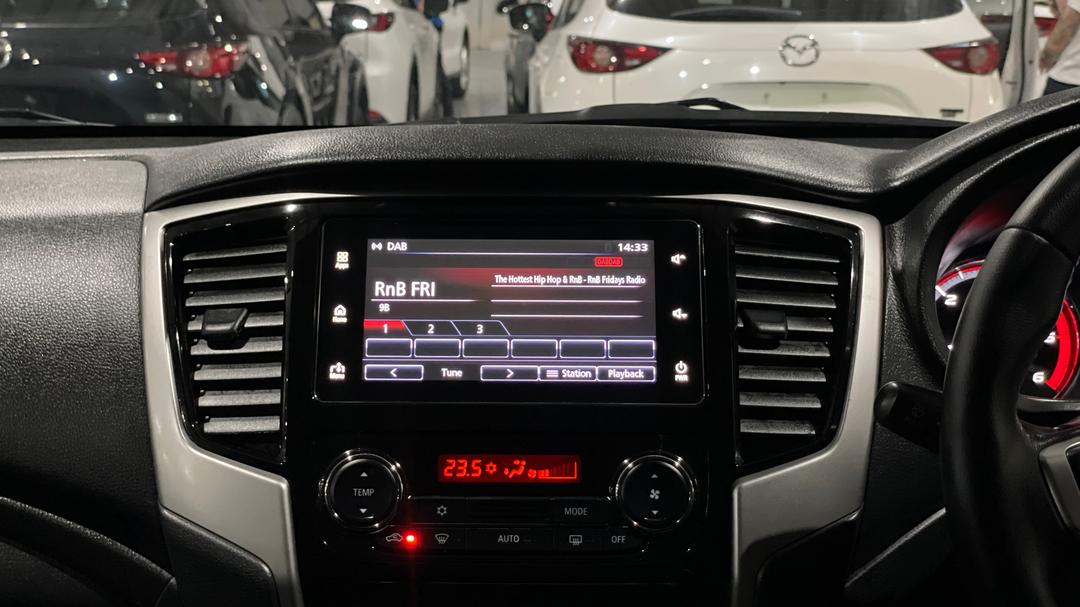 2022 Mitsubishi Triton Glx-r (4x4), Automatic, 48228 km, Infotainment System