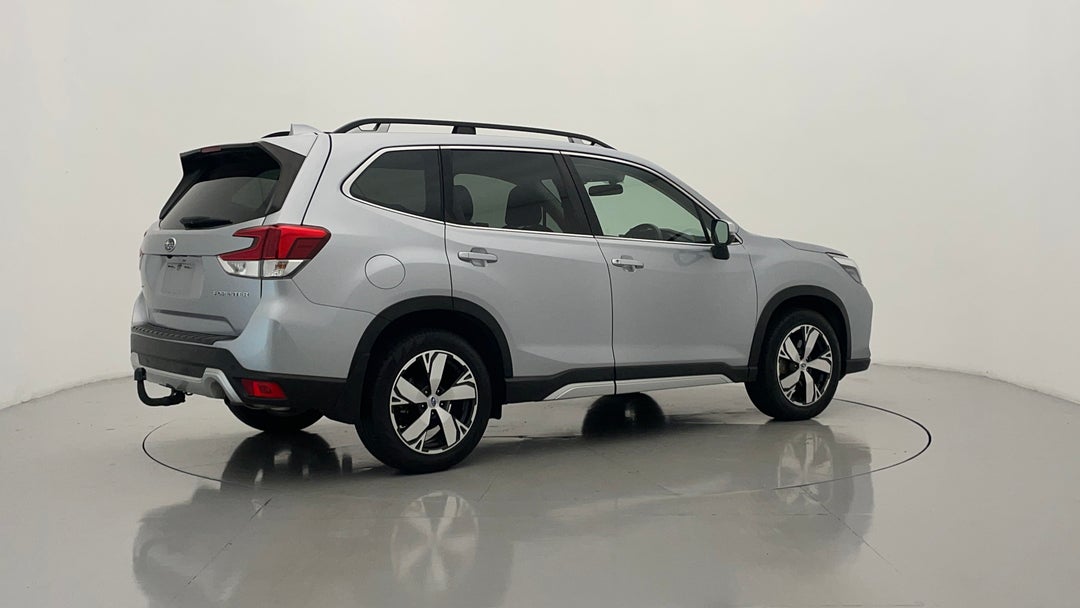 Right Back Diagonal (45- Degree) View