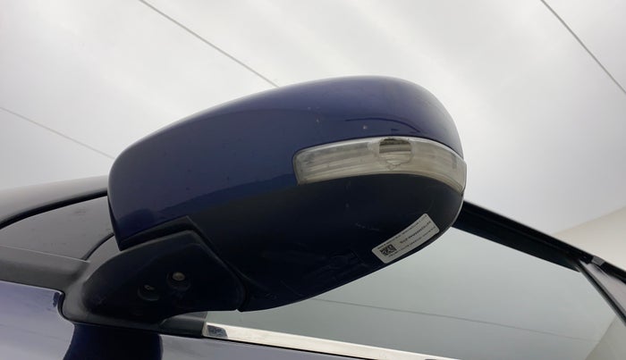 2021 Maruti Swift VXI D, Petrol, Manual, 82,896 km, Left rear-view mirror - Indicator light not working