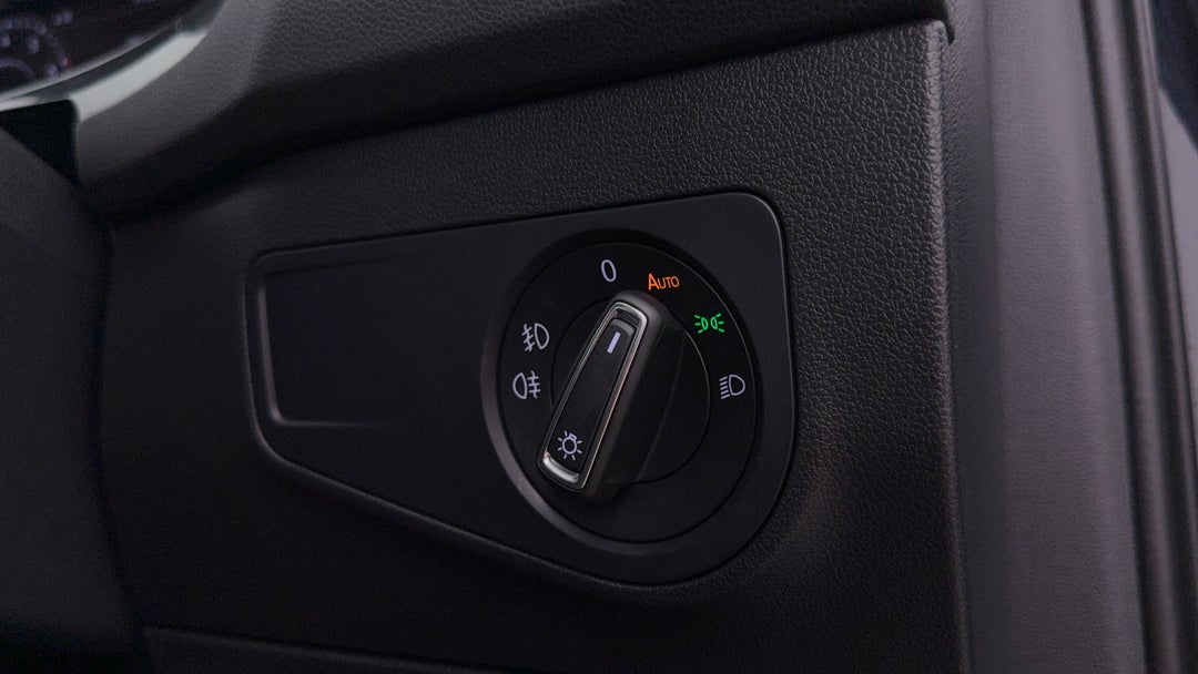 2018 Volkswagen Tiguan 132 Tsi Comfortline, Automatic, 79381 km, Utility Switches/Buttons