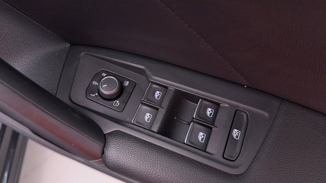 2018 Volkswagen Tiguan 132 Tsi Comfortline, Automatic, 79381 km, Drivers Side Door Panel Controls