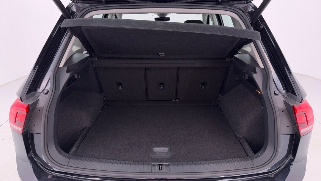 2018 Volkswagen Tiguan 132 Tsi Comfortline, Automatic, 79381 km, Boot Inside View