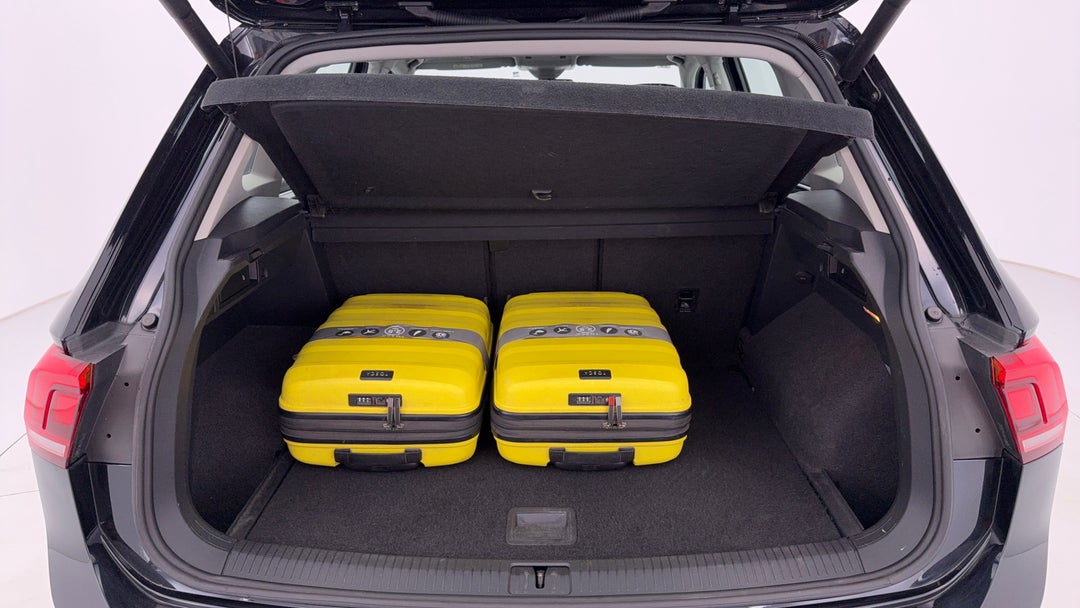 2018 Volkswagen Tiguan 132 Tsi Comfortline, Automatic, 79381 km, Boot Inside View with Luggage