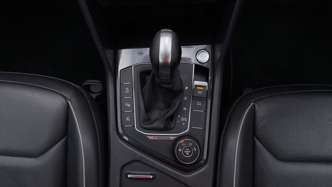 2018 Volkswagen Tiguan 132 Tsi Comfortline, Automatic, 79381 km, Gear Lever 