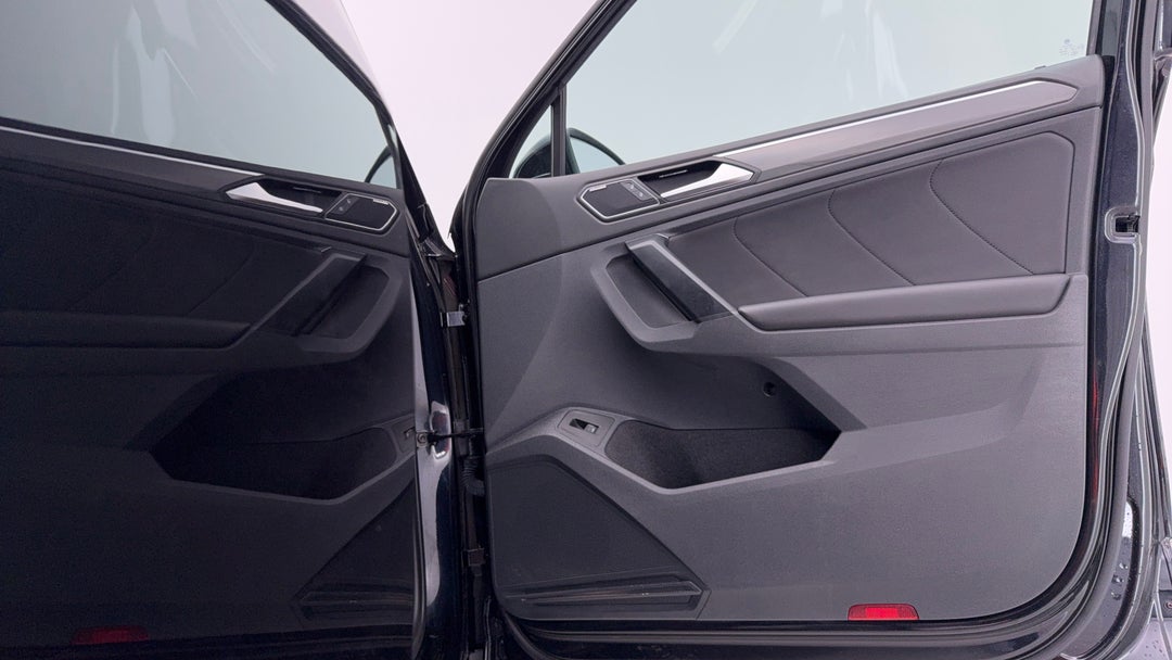 2018 Volkswagen Tiguan 132 Tsi Comfortline, Automatic, 79381 km, Speaker View