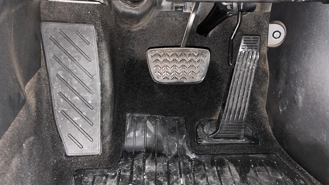 2019 Toyota RAV4 Gx (2WD) Hybrid, Automatic, 60493 km, Pedals and Footmat