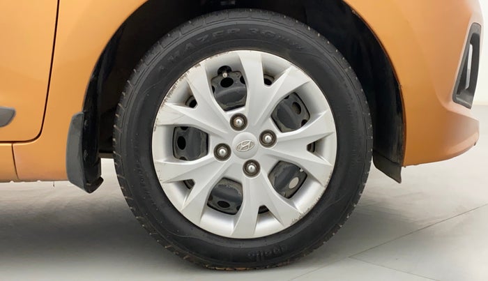 2015 Hyundai Grand i10 SPORTZ 1.2 KAPPA VTVT, Petrol, Manual, 49,376 km, Right Front Wheel
