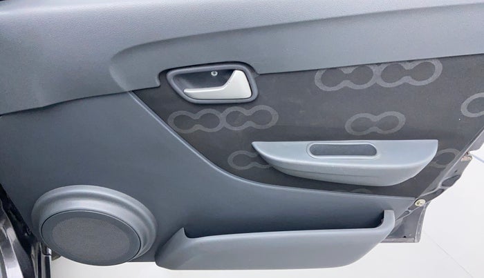 2015 Maruti Alto 800 LXI, Petrol, Manual, 13,333 km, Driver Side Door Panel Controls