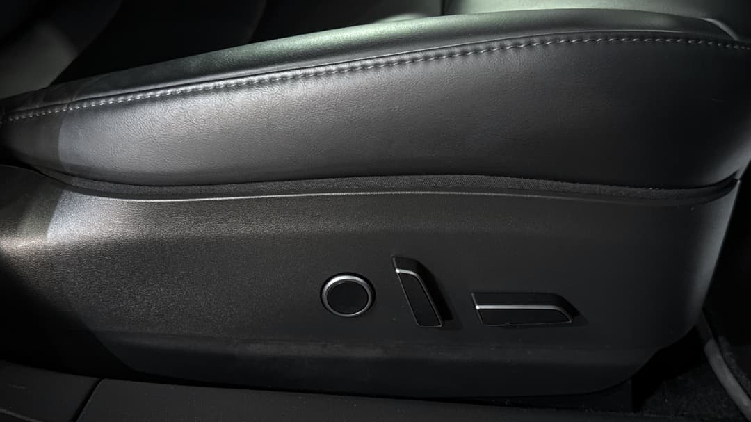 2021 Tesla Model 3 Standard Range Plus RWD, Automatic, 52458 km, Drivers Side Adjustment Panel