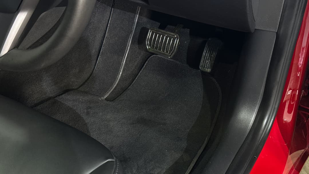 2021 Tesla Model 3 Standard Range Plus RWD, Automatic, 52458 km, Pedals and Footmat