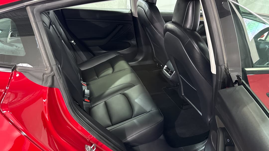 2021 Tesla Model 3 Standard Range Plus RWD, Automatic, 52458 km, Right Side Rear Door Cabin View