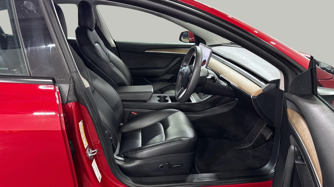 2021 Tesla Model 3 Standard Range Plus RWD, Automatic, 52458 km, Right Side Front Door Cabin View