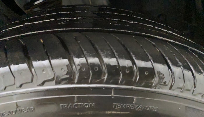 2021 Nissan MAGNITE XE, Petrol, Manual, 2,802 km, Left Front Tyre Tread