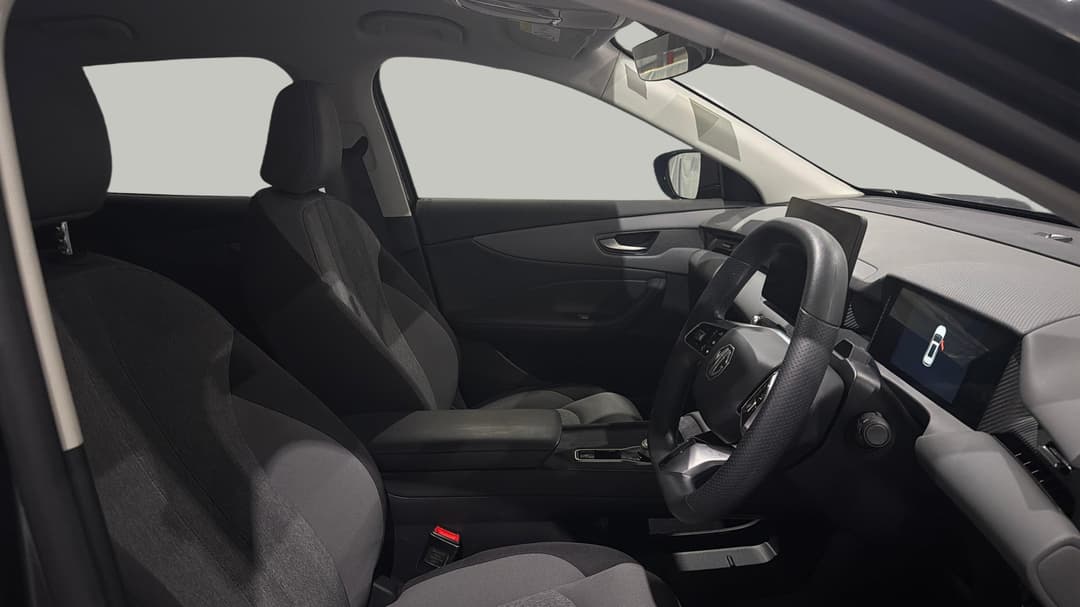 2025 MG Mgs5 Ev Excite 49, Automatic, 14395 km, Right Side Front Door Cabin View