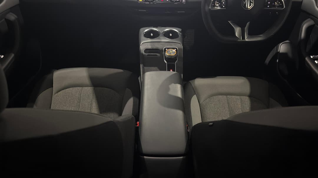 2025 MG Mgs5 Ev Excite 49, Automatic, 14395 km, Center Console
