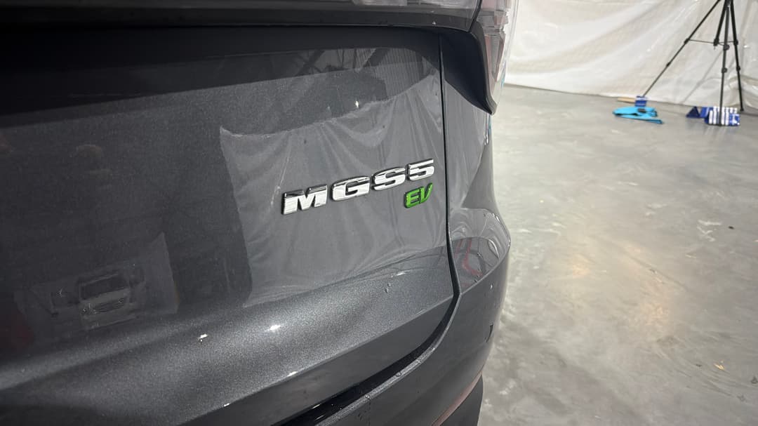 2025 MG Mgs5 Ev Excite 49, Automatic, 14395 km, Badge (Boot Right Side)