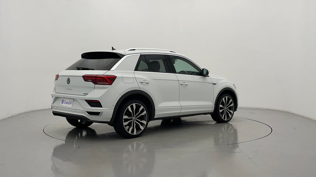 Right Back Diagonal (45- Degree) View