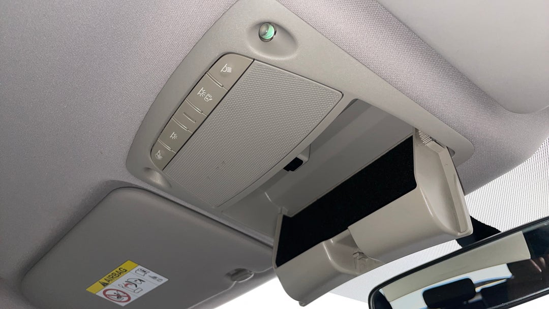 On-Roof Controls/Sunglass holder
