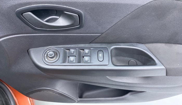 2018 Renault Captur RXE PETROL MT, Petrol, Manual, 6,607 km, Driver Side Door Panels Control
