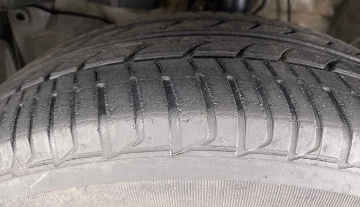 2017 Honda City V MT PETROL, Petrol, Manual, 28,385 km, Left Front Tyre Tread