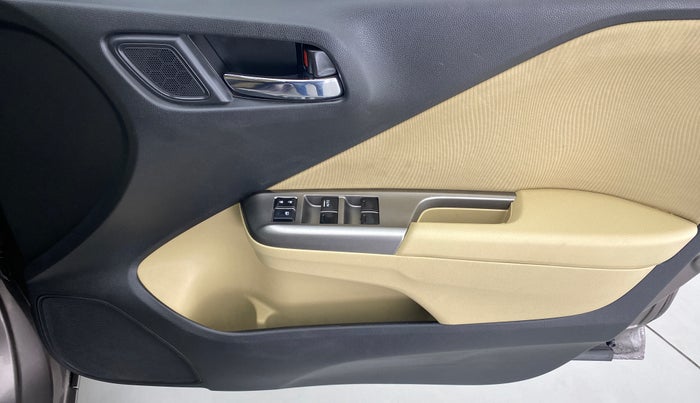 2017 Honda City V MT PETROL, Petrol, Manual, 28,385 km, Driver Side Door Panels Control
