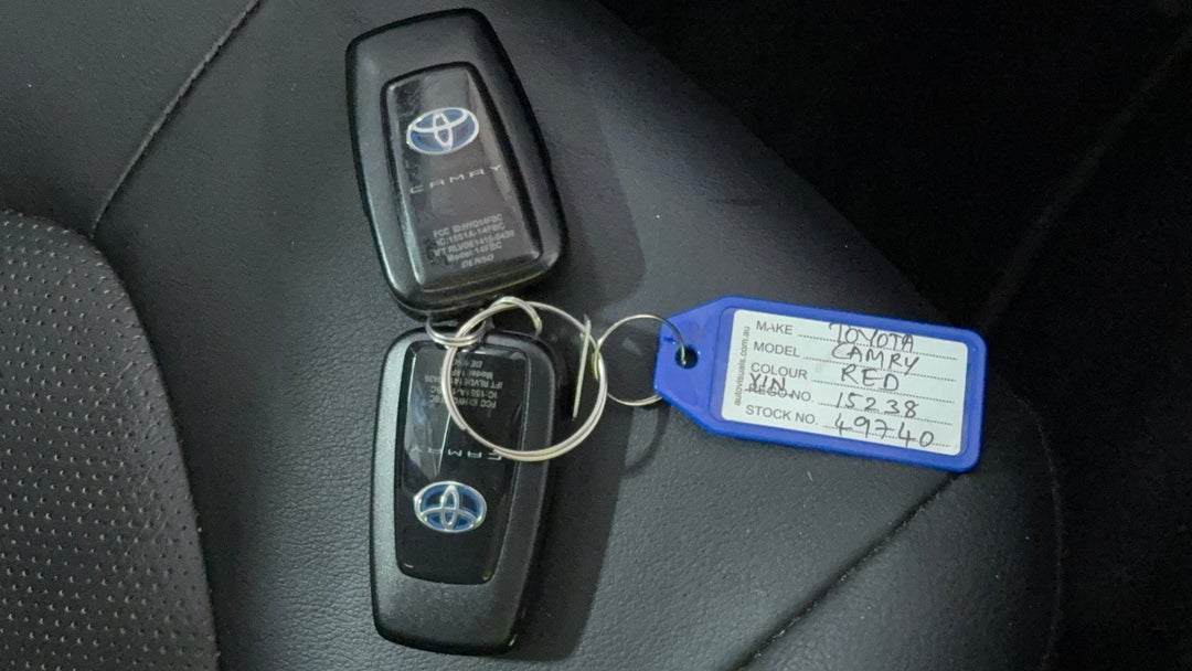 2021 Toyota Camry Sx Hybrid, Automatic, 50057 km, Key Close-up