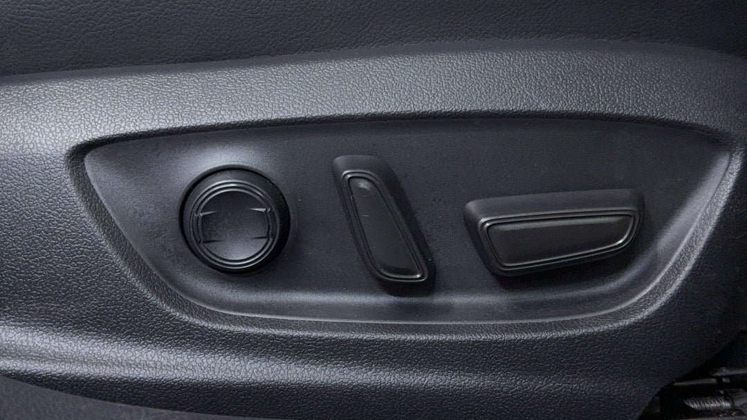 2021 Toyota Camry Sx Hybrid, Automatic, 50057 km, Drivers Side Adjustment Panel