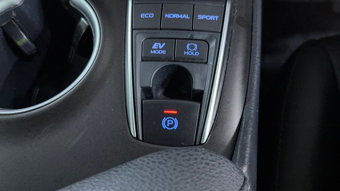 2021 Toyota Camry Sx Hybrid, Automatic, 50057 km, Handbrake