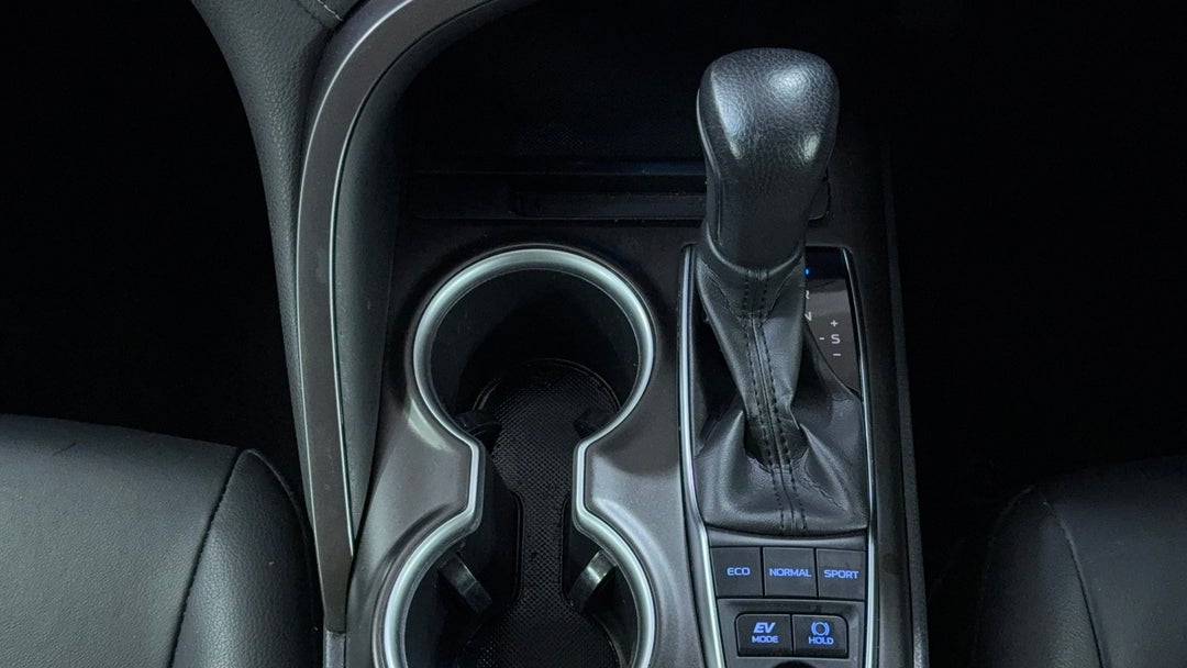 2021 Toyota Camry Sx Hybrid, Automatic, 50057 km, Gear Lever 