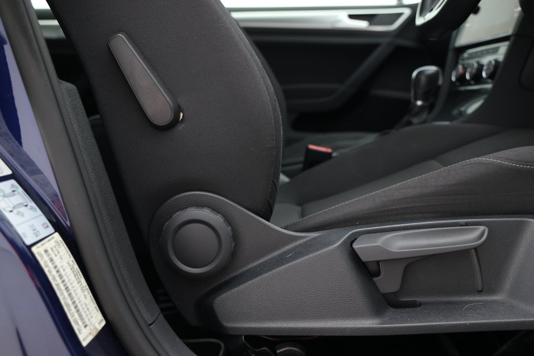 2019 Volkswagen Golf 110 Tsi Trendline, Automatic, 74852 km, Drivers Side Adjustment Panel