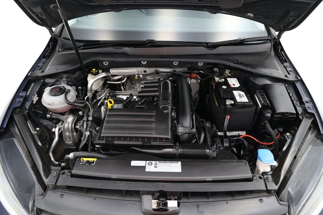 2019 Volkswagen Golf 110 Tsi Trendline, Automatic, 74852 km, Open Bonnet (Engine)