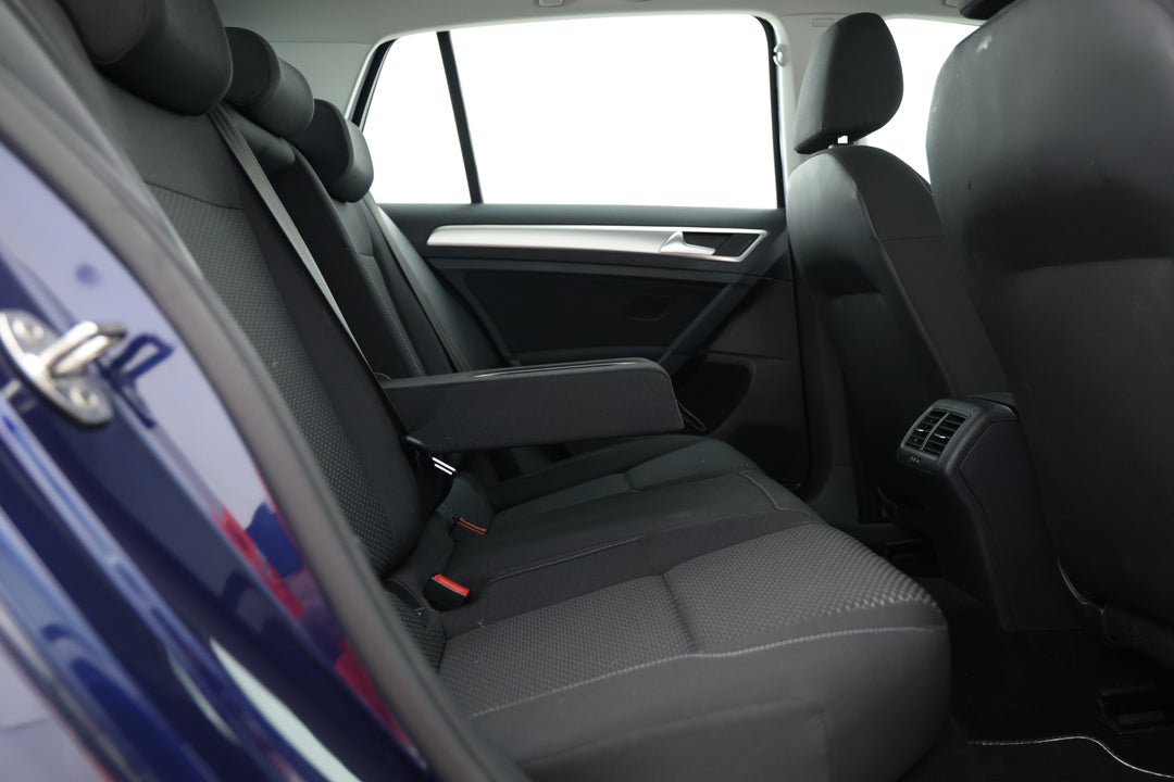 2019 Volkswagen Golf 110 Tsi Trendline, Automatic, 74852 km, Right Side Rear Door Cabin View